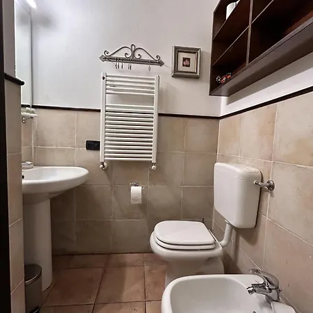 Dall'antiquario Bed & Breakfast 3*